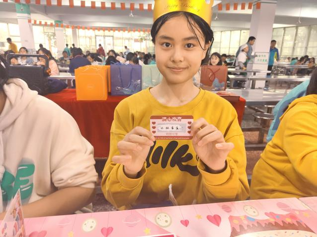 高中部舉辦10月同學(xué)集體生日會1.png