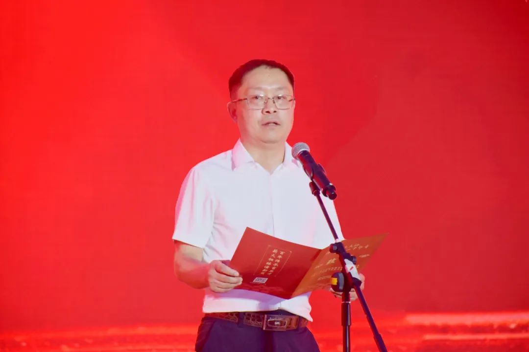 王代彬書記激勵(lì)全體一中人齊心協(xié)力、努力拼搏.jpg