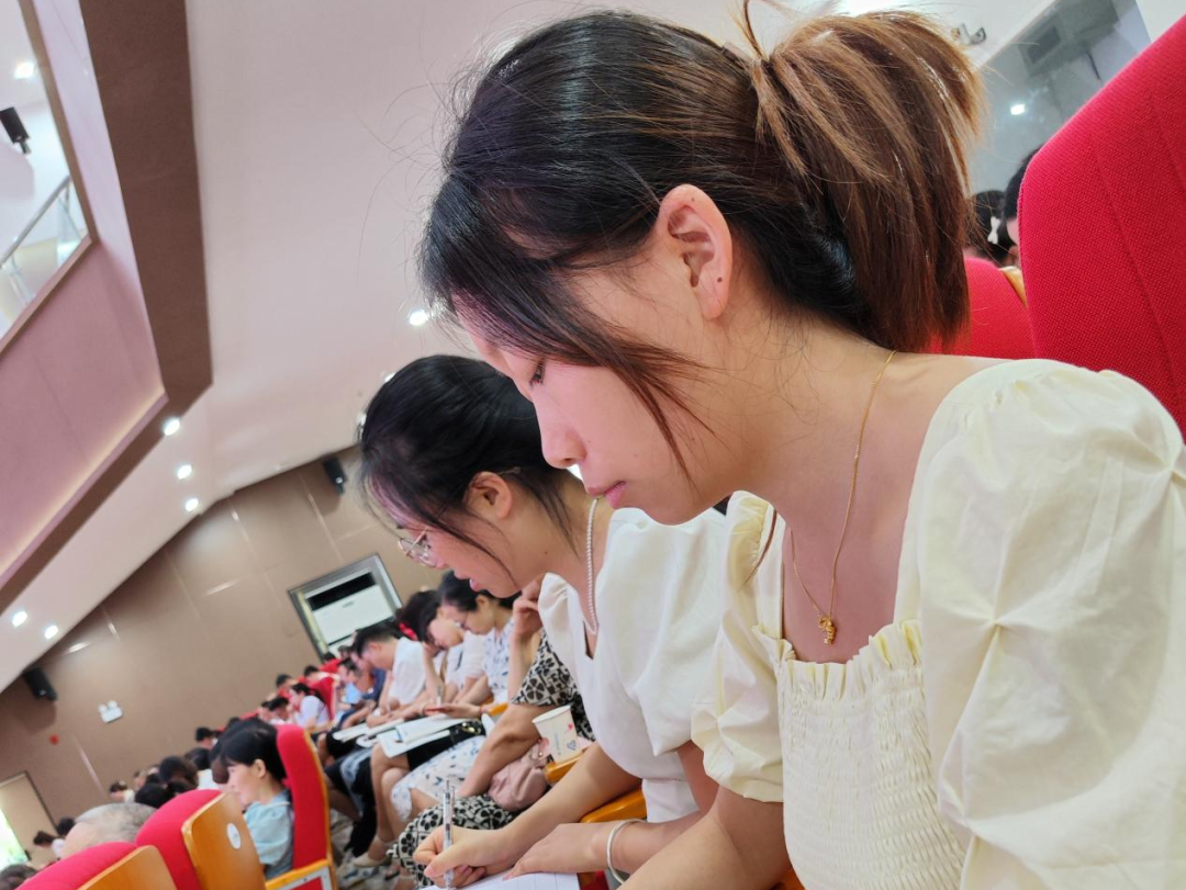 遂寧一中教師學習合照1.png